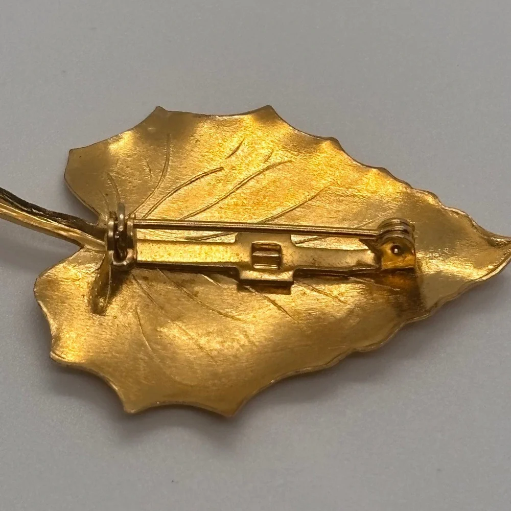 Gold‎ Tone Leaf Brooch Pin Textured Veins Elegant Autumn Nature Inspired Jewelry